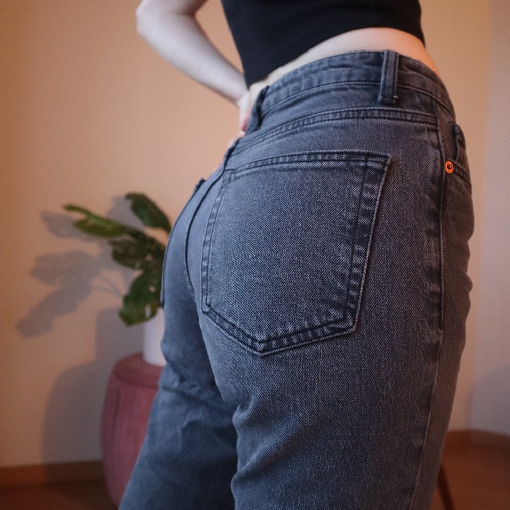 Black Top Shop High-rise Mom Jean Cropped | 25x32